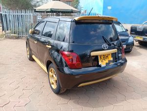 TOYOTA IST